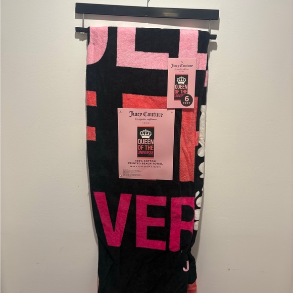 Juicy Couture Queen of the Universe Beach Towel - Picture 1 of 4